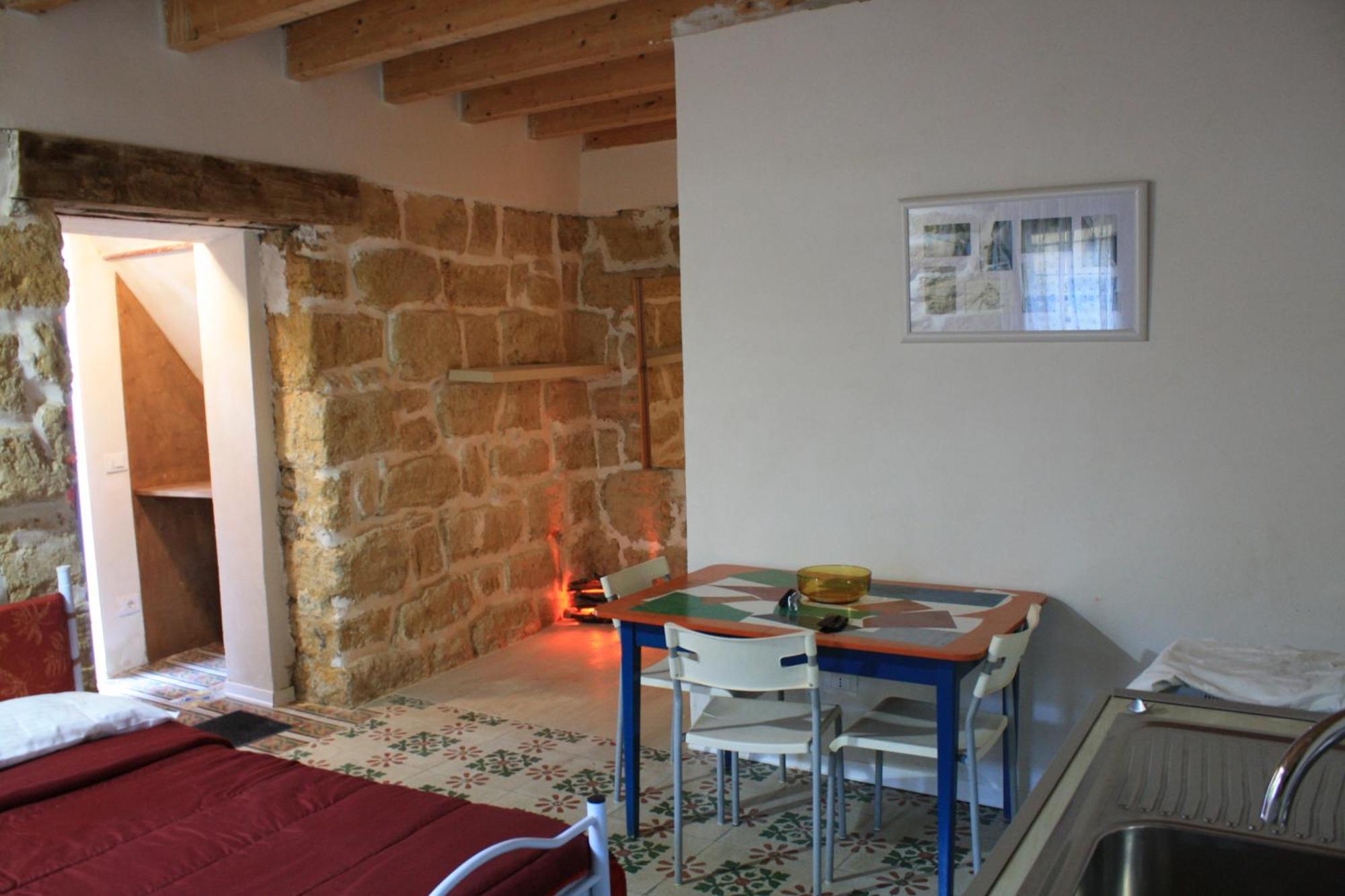 Hotel Casa Lerux Agrigento Esterno foto